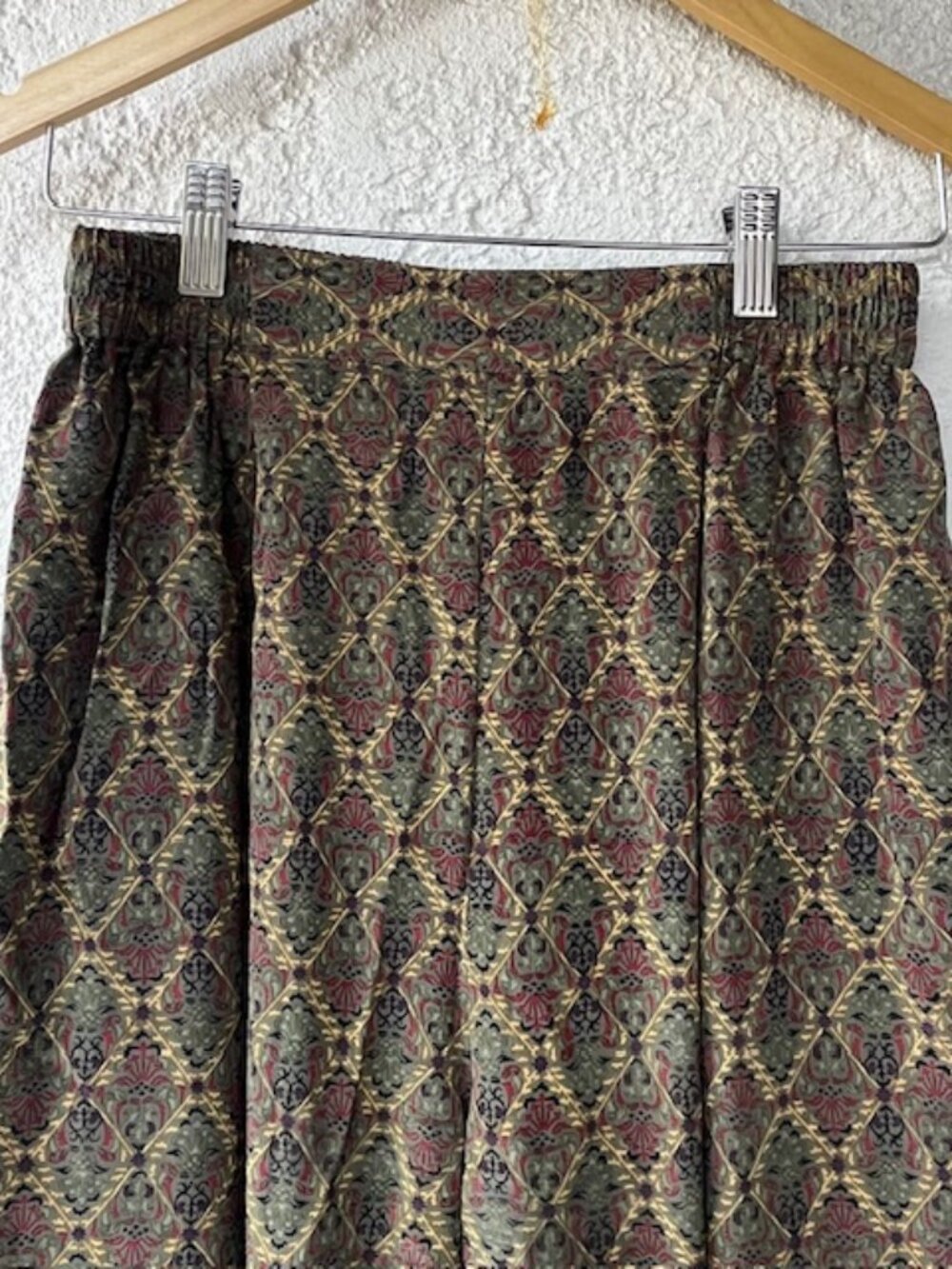 100% Silk Baroque Print Pants - like new - Picture 4 of 7